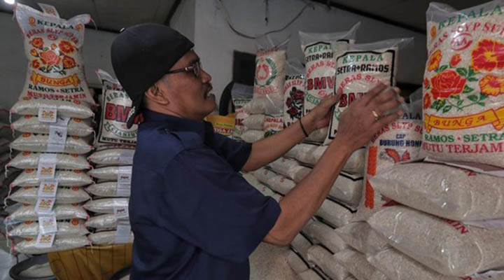 beras-sphp-tak-terlihat-di-pasar-tradisional-1756290248252_169